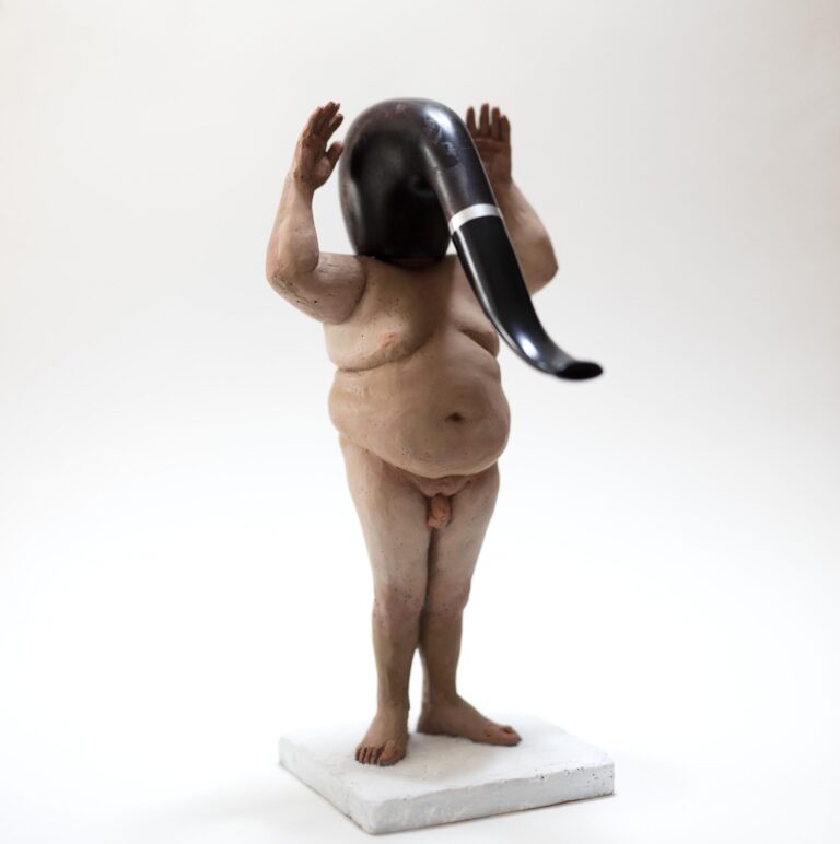 CT Hombre elefante ed 2.7 2019 10x9x24 cm Polychrome resin pipe Pigment Gallery Galería de Arte en Barcelona Hombre elefante ed. 2/7